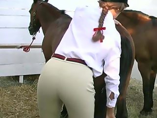 Female rider participates in animal porn with her horse